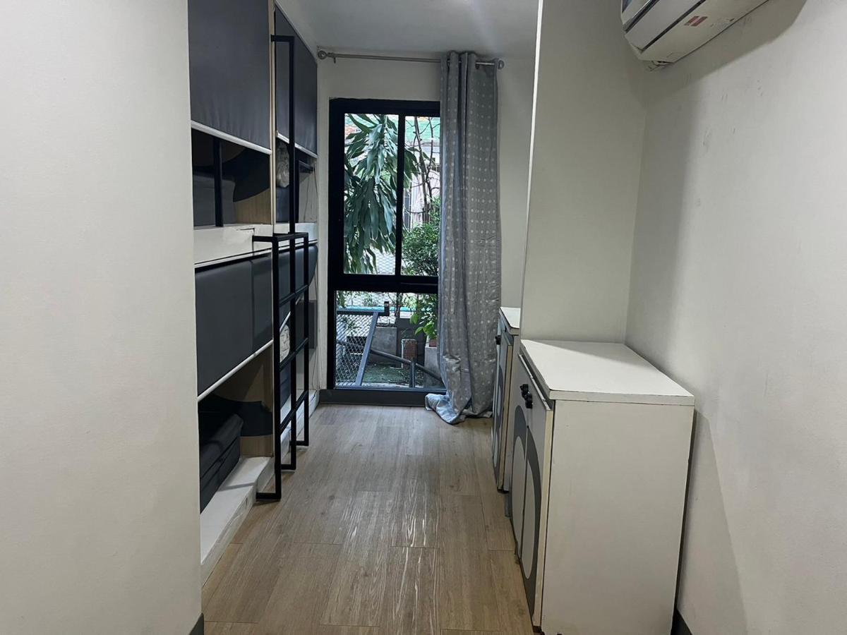 Отель V30 Sukhumvit Бангкок Экстерьер фото